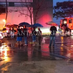 Fotos de Pai e filha ficam feridos após batida entre moto e carro, em Maringá