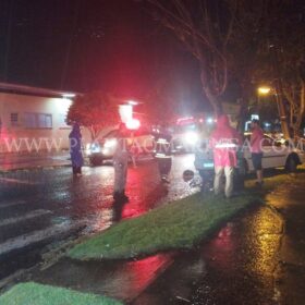 Fotos de Pai e filha ficam feridos após batida entre moto e carro, em Maringá
