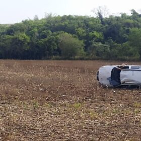 Fotos de Professora que morava em Maringá morre após ser arremessada de carro que capotou  