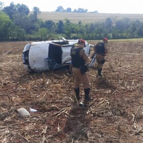 Fotos de Professora que morava em Maringá morre após ser arremessada de carro que capotou  
