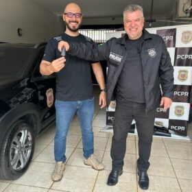 Delegado Jacovós entrega viaturas ao DENARC de Maringá para fortalecer o combate ao tráfico de drogas Foto 1 Fotos de Delegado Jacovós entrega viaturas ao DENARC de Maringá para fortalecer o combate ao tráfico de drogas