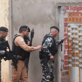 Fotos de Dezessete pessoas são presas durante operação policial em Maringá e região