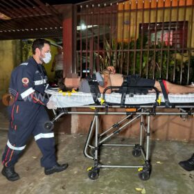 Fotos de Homem é esfaqueado pelo namorado em Maringá