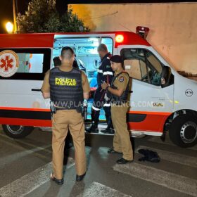 Fotos de Homem é socorrido com ferimentos graves após ser esfaqueado pela esposa em Sarandi 
