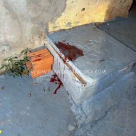 Fotos de Homem é socorrido com ferimentos graves após ser esfaqueado pela esposa em Sarandi 