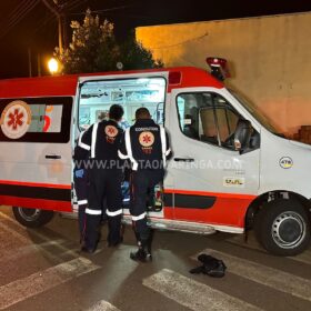 Fotos de Homem é socorrido com ferimentos graves após ser esfaqueado pela esposa em Sarandi 