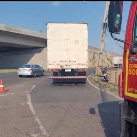 Fotos de Homem morre após ser atropelado por carreta em Maringá