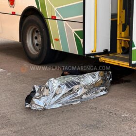 Fotos de Câmera de segurança registrou trabalhador sendo atropelado por ônibus da TCCC em Maringá