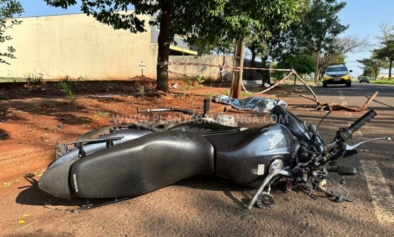 Fotos de Jovem morre após bater moto contra poste em Maringá