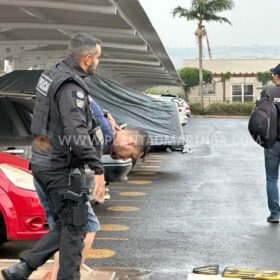 Fotos de Dezessete pessoas são presas durante operação policial em Maringá e região