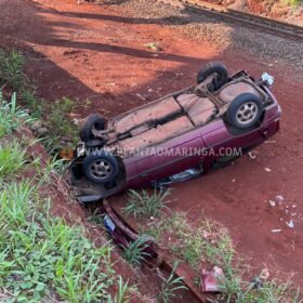 Fotos de Motorista perde controle e carro despenca de barranco em Maringá