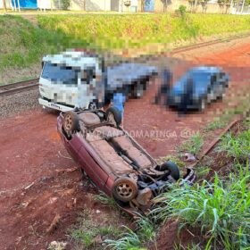 Fotos de Motorista perde controle e carro despenca de barranco em Maringá