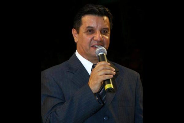 Pastor que caiu de telhado durante conserto em Maringá morre no hospital Foto 2 Fotos de Pastor que caiu de telhado durante conserto em Maringá morre no hospital