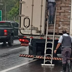 Fotos de Polícia Federal e Receita Federal realiza operação em Maringá