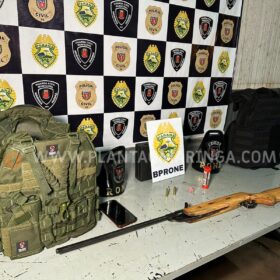 Fotos de Suspeito de integrar quadrilha piratas do asfalto é preso com arma e coletes balísticos