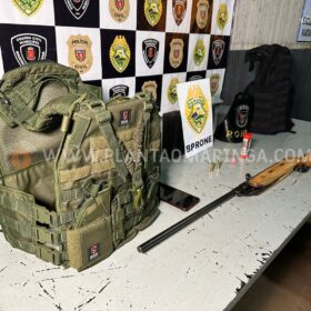 Fotos de Suspeito de integrar quadrilha piratas do asfalto é preso com arma e coletes balísticos