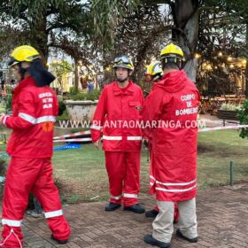Fotos de Tenda desaba com forte chuva e deixa 8 pessoas feridas em Maringá 