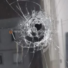 Fotos de Tiro atinge janela de apartamento no 3º andar em Sarandi 