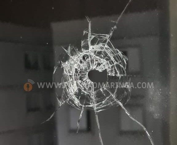 Fotos de Tiro atinge janela de apartamento no 3º andar em Sarandi 