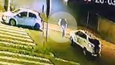 Fotos de Câmera registra homem sendo atropelado e prensado contra muro após discussão em Maringá