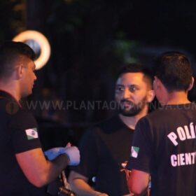 Fotos de Homem é executado com 13 tiros após ser chamado na porta de casa Maringá e suspeita é de crime passional 
