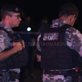 Fotos de Homem é executado com 13 tiros após ser chamado na porta de casa Maringá e suspeita é de crime passional 