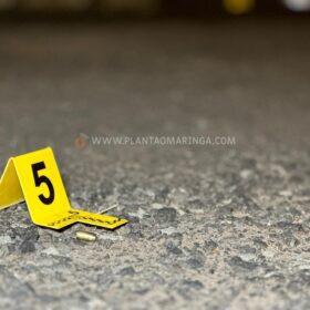 Fotos de Câmera registra homem sendo executado com 32 tiros em Mandaguaçu    