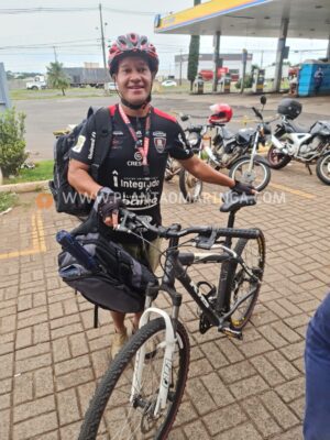 Policias militares e moradores de Maringá se unem para ajudar ciclista roubado Foto 1 Fotos de Policias militares e moradores de Maringá se unem para ajudar ciclista roubado