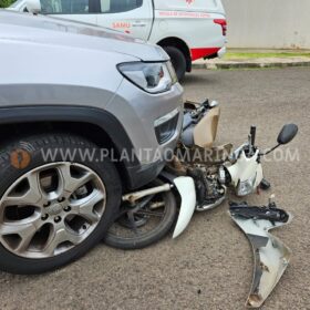 Fotos de Motociclista sofre ferimentos grave após avançar preferencial e bater em carro em Maringá