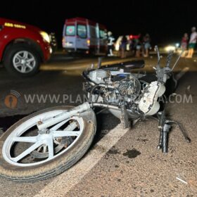 Fotos de Motorista faz conversão proibida e deixa casal de motociclista gravemente ferido  