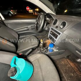 Fotos de Motorista faz conversão proibida e deixa casal de motociclista gravemente ferido  