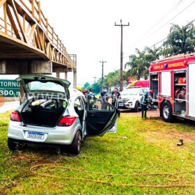 Fotos de Motorista morre ao bater em coluna de passarela em Maringá