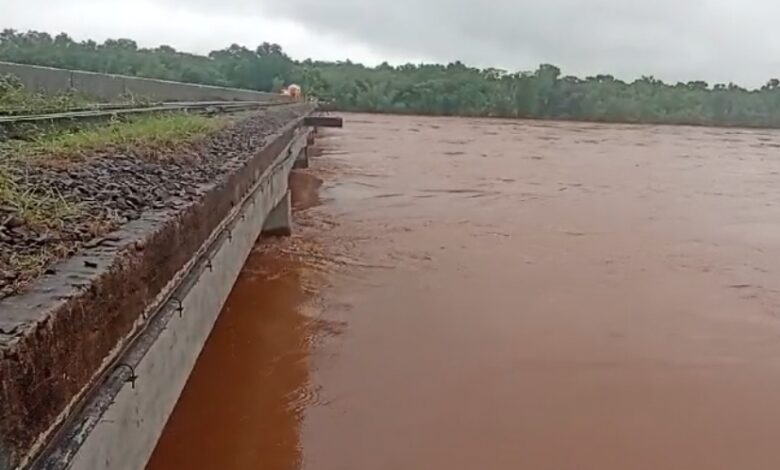 Fotos de Ponte do Rio Ivaí entre Maringá e Cianorte é interditada