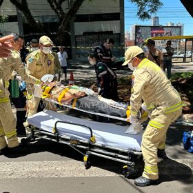 Fotos de Sorveteiro é intubado após ser atropelado por moto em Maringá 