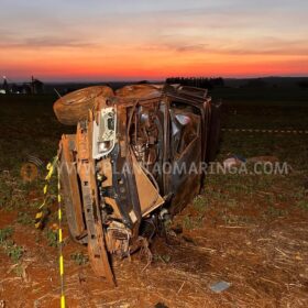 Fotos de Um adolescente morreu e duas sofreram ferimentos graves após carro com queixa de furto capotar 
