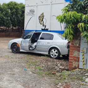 Fotos de Câmera registra homem sendo morto com vários tiros dentro de carro em Maringá 