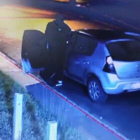 Câmera registrou ladrões que explodiram caixa eletrônico em Maringá Foto 1 Fotos de Câmera registrou ladrões que explodiram caixa eletrônico em Maringá