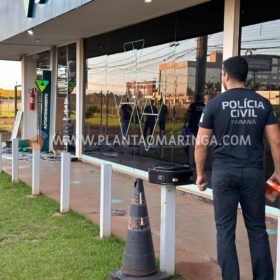 Fotos de Criminosos explodem caixa eletrônico do banco Sicoob em Maringá 