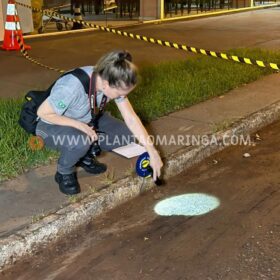 Fotos de Criminosos explodem caixa eletrônico do banco Sicoob em Maringá 