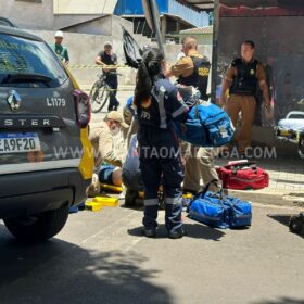 Durante fuga da polícia, motociclista é intubado após bater contra carro em Sarandi Foto 6 Fotos de Durante fuga da polícia, motociclista é intubado após bater contra carro em Sarandi