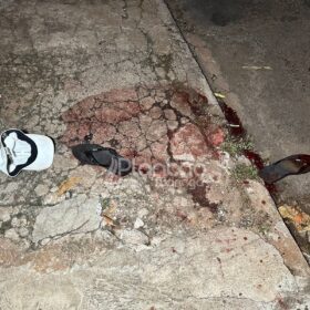 Fotos de Homem é socorrido com ferimentos graves após ser baleado em Sarandi