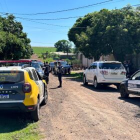 Fotos de Homem que fazia filho refém com faca no pescoço é morto pela Guarda Civil Municipal e Policia Civil de Sarandi