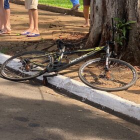 Fotos de Jovem é executado com 7 tiros na cabeça em plena luz do dia