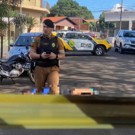 Fotos de Jovem é executado com 7 tiros na cabeça em plena luz do dia