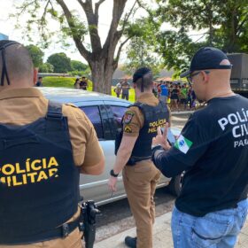 Fotos de Jovem é executado com 7 tiros na cabeça em plena luz do dia