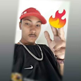 Fotos de Jovem é executado com 7 tiros na cabeça em plena luz do dia