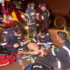 Fotos de Motociclista morre após bater na traseira de carreta estacionada em Maringá