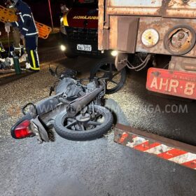 Fotos de Motociclista morre após bater na traseira de carreta estacionada em Maringá