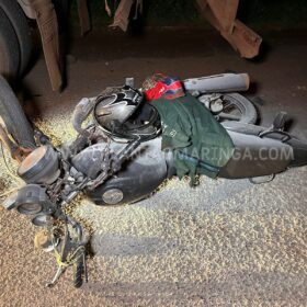 Fotos de Motociclista morre após bater na traseira de carreta estacionada em Maringá