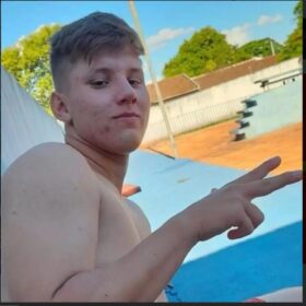 Fotos de Motociclista que bateu em caminhão em Maringá morre no hospital   